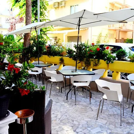 In Guest - New Cirene Quadruple 4 People * Rimini