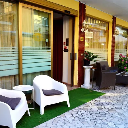 In Guest - New Cirene Quadruple 4 People * Rimini